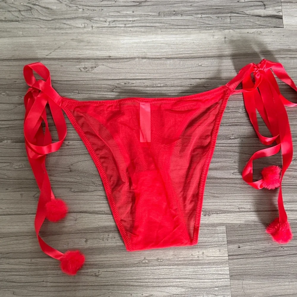 SKIMS red pompom bow panties like new - Picture 4 of 4